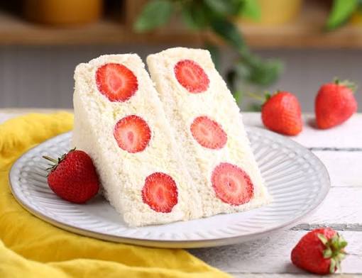 TREATOS CREAMOS STRAWBERY SANDWICH 60X2PC